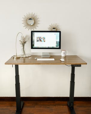 Happen - Pillar Desk